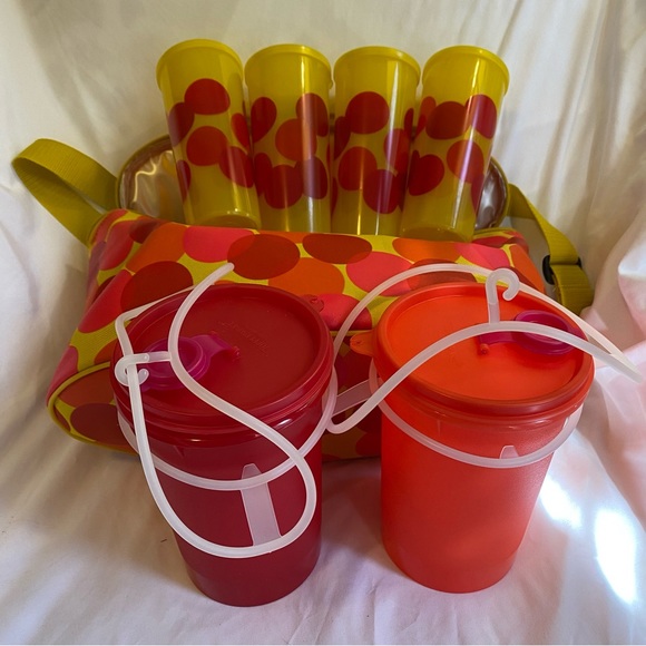 Tupperware Vintage Picnic Set, Insulated 2 strap shoulder bag with Polka Dots - Picture 8 of 13